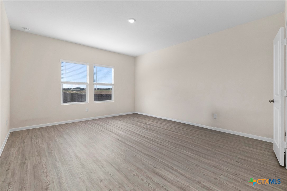 2741 Nueva Cordova