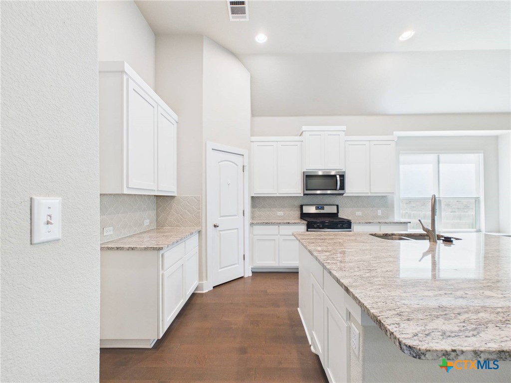 520 Academy Oaks Drive