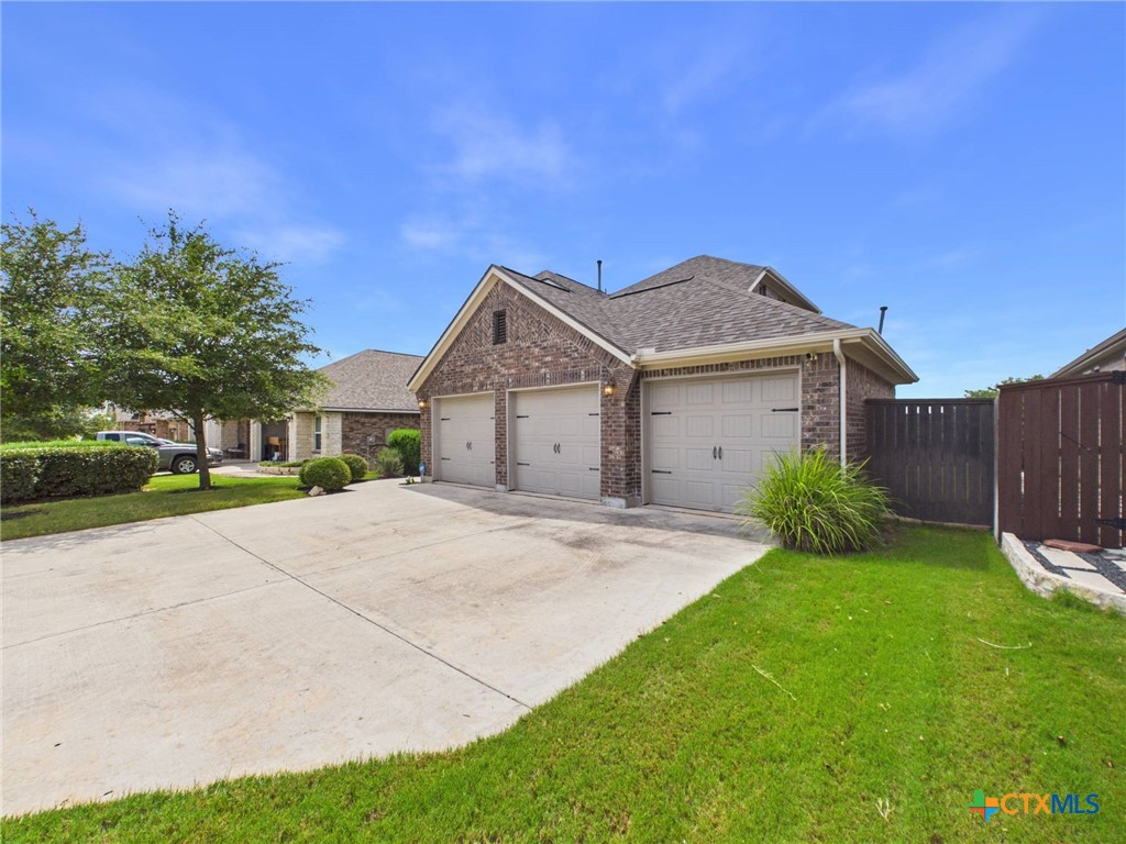 520 Academy Oaks Drive