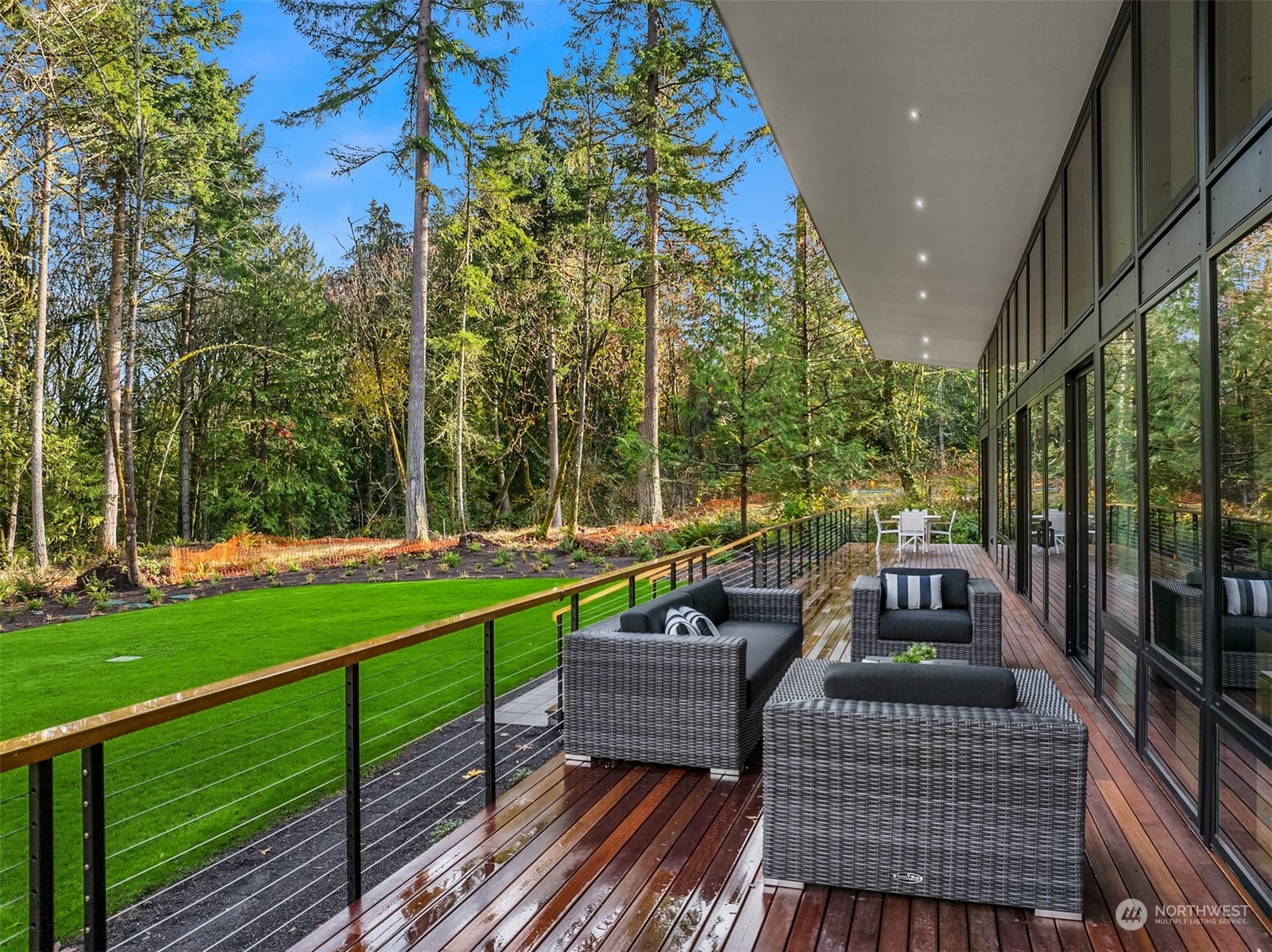 6139 NE Eagle Harbor Drive