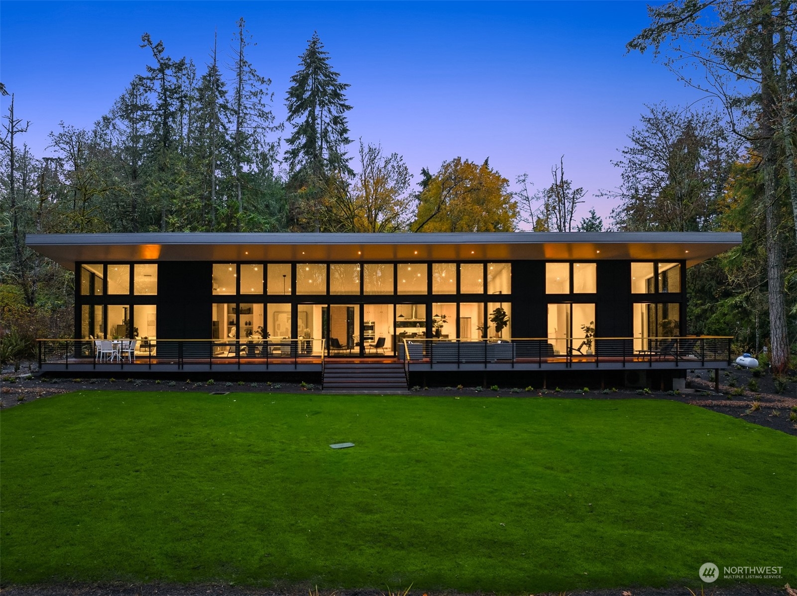 6139 NE Eagle Harbor Drive