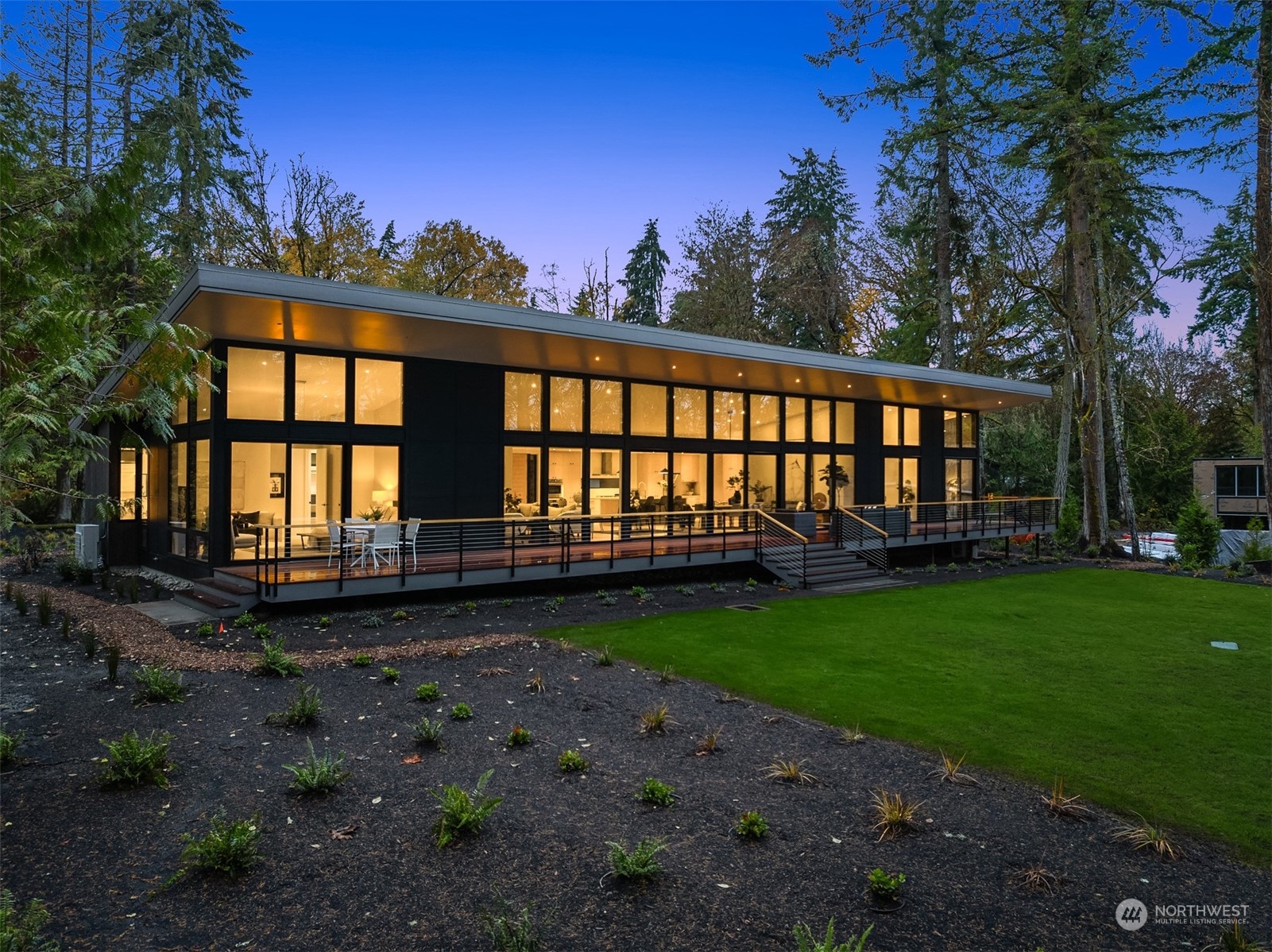 6139 NE Eagle Harbor Drive