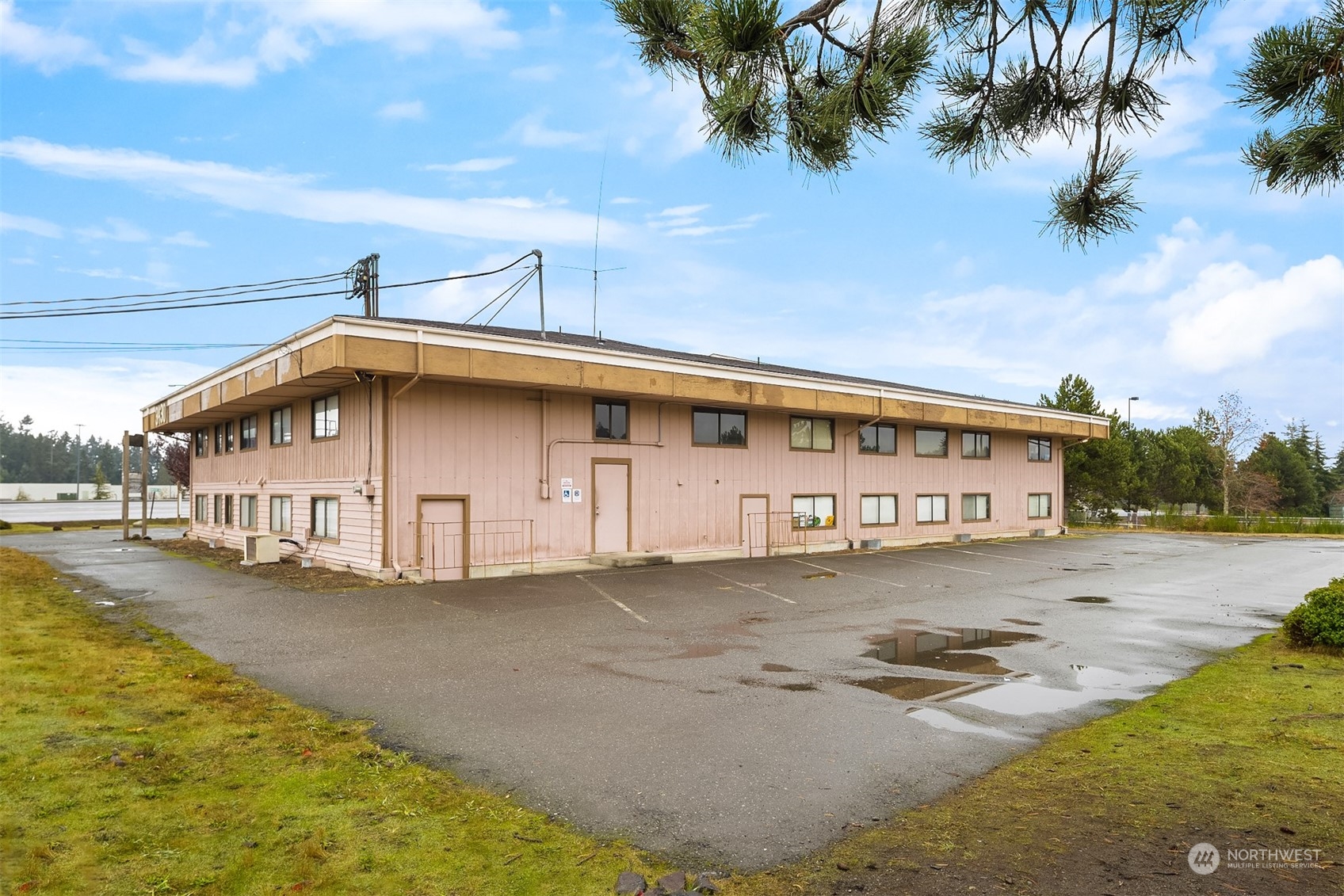 3430 E Hwy 101