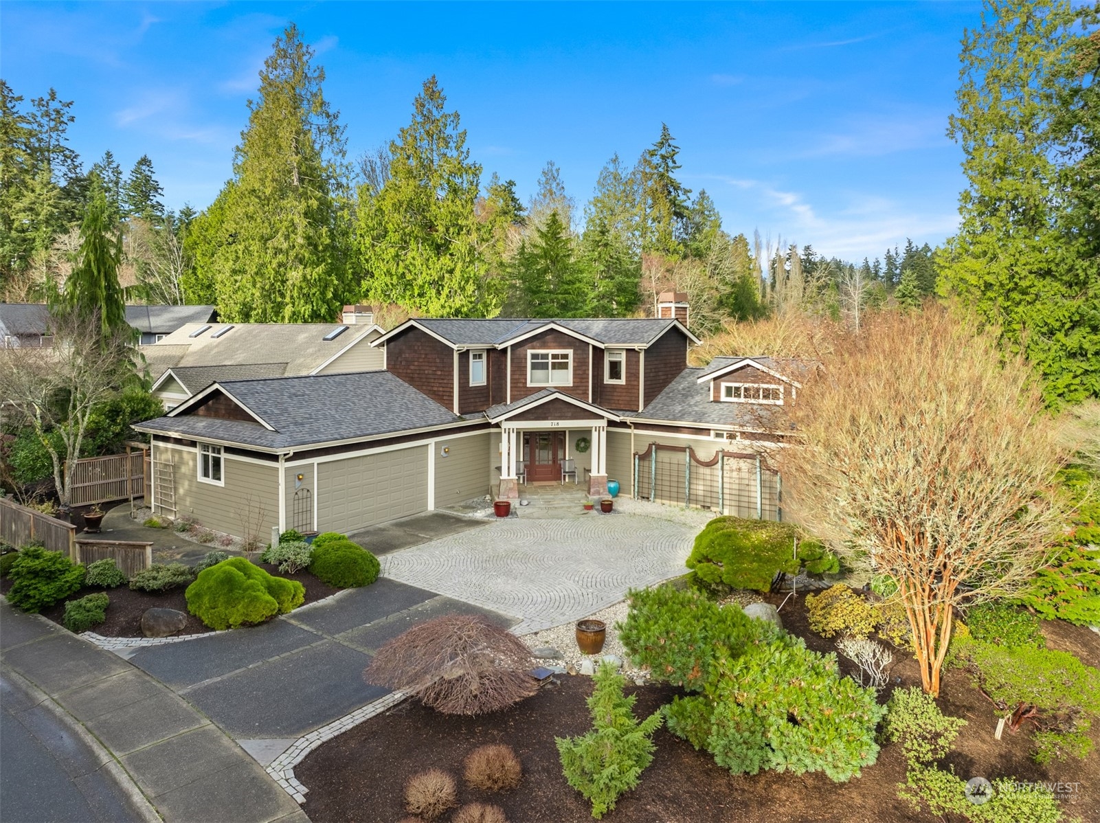 718 Tiffany Meadows NE
