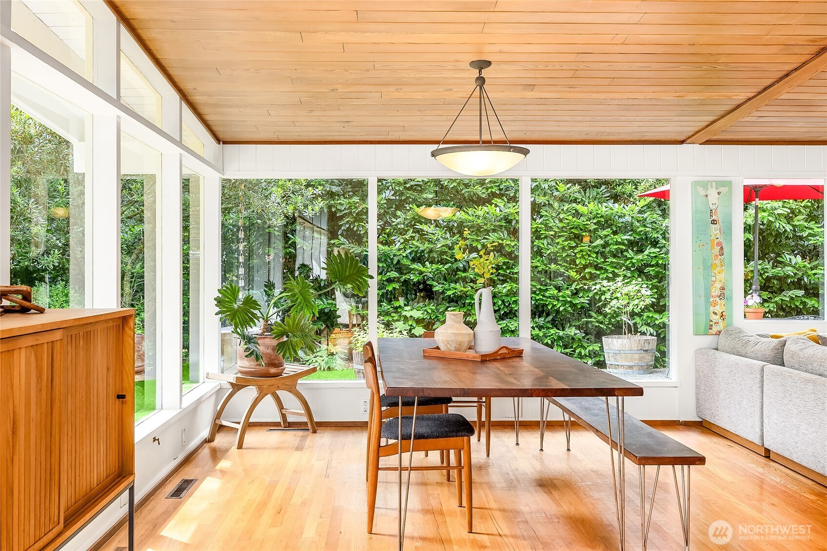 8975 Ferncliff Avenue NE