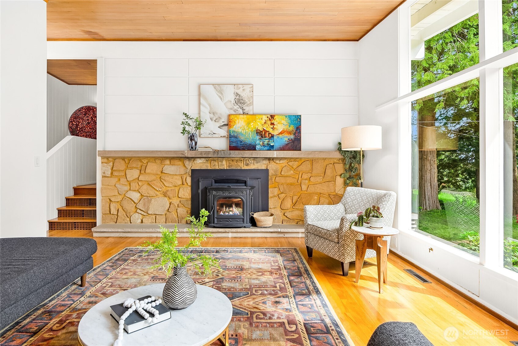 8975 Ferncliff Avenue NE