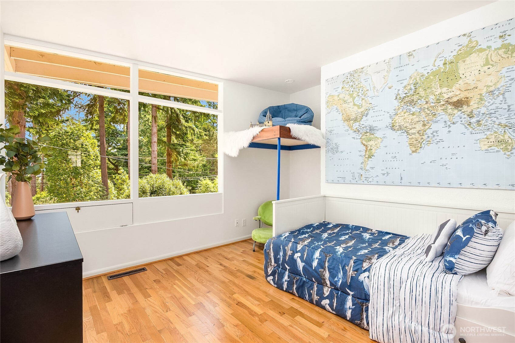 8975 Ferncliff Avenue NE