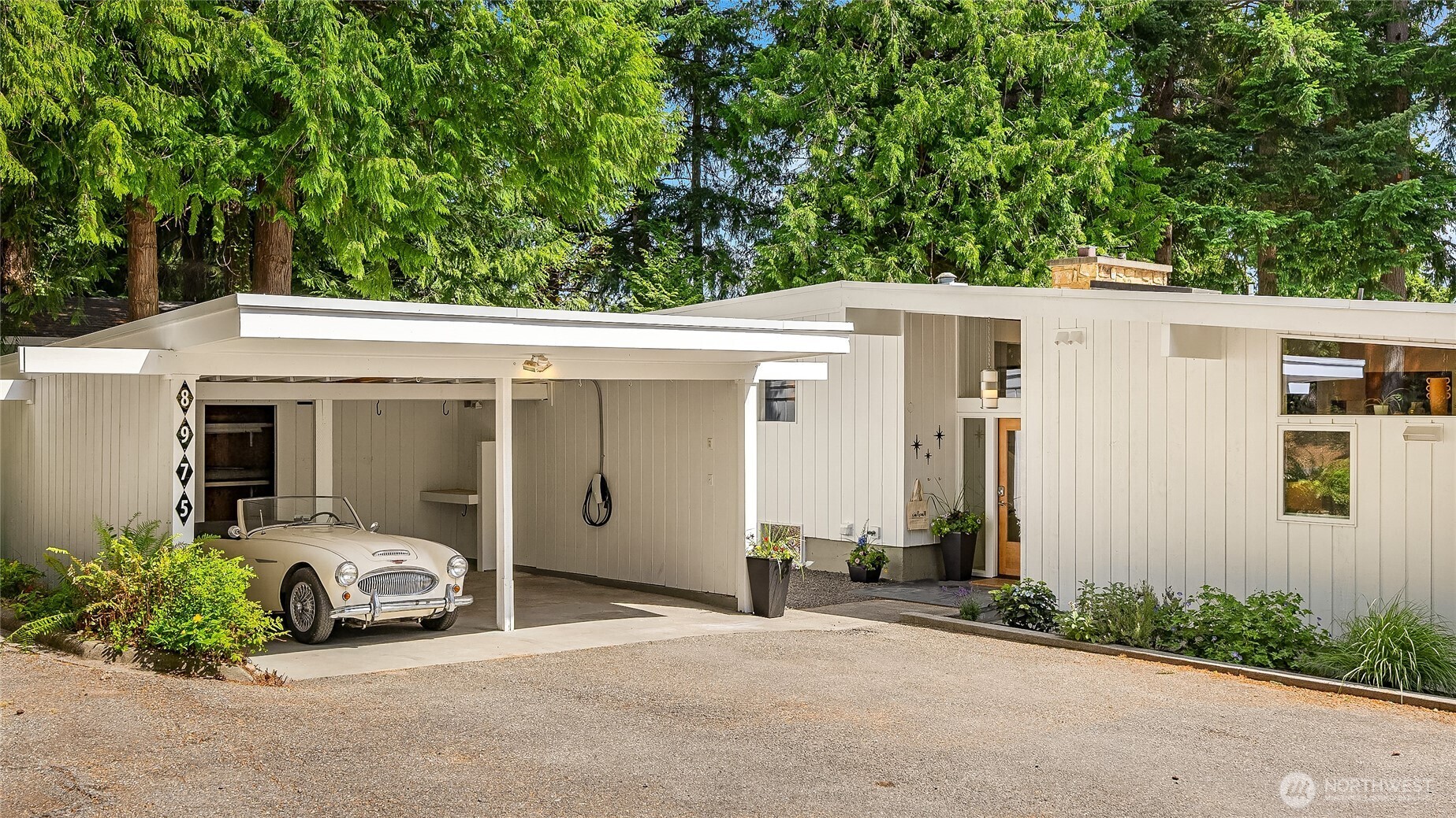 8975 Ferncliff Avenue NE