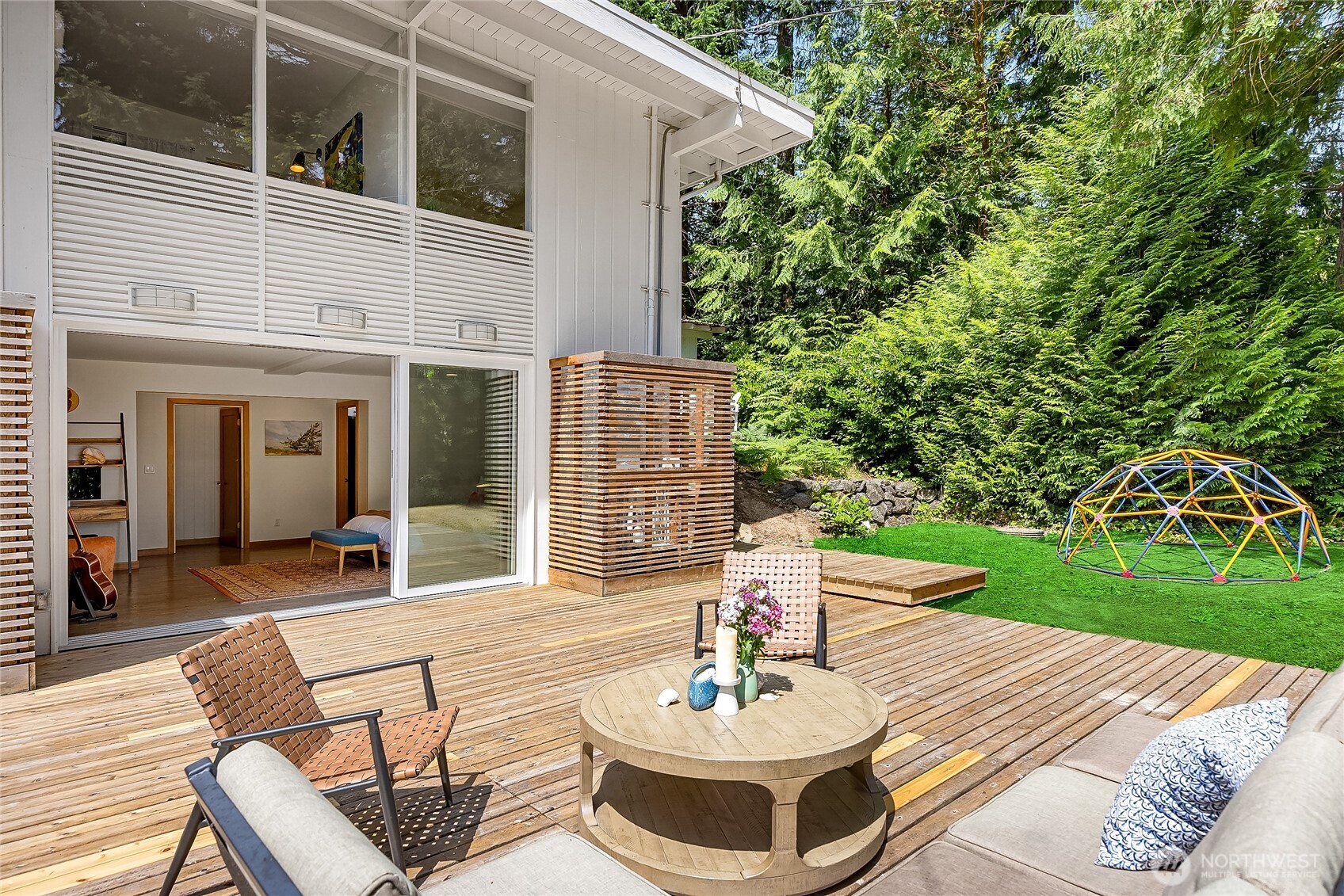 8975 Ferncliff Avenue NE