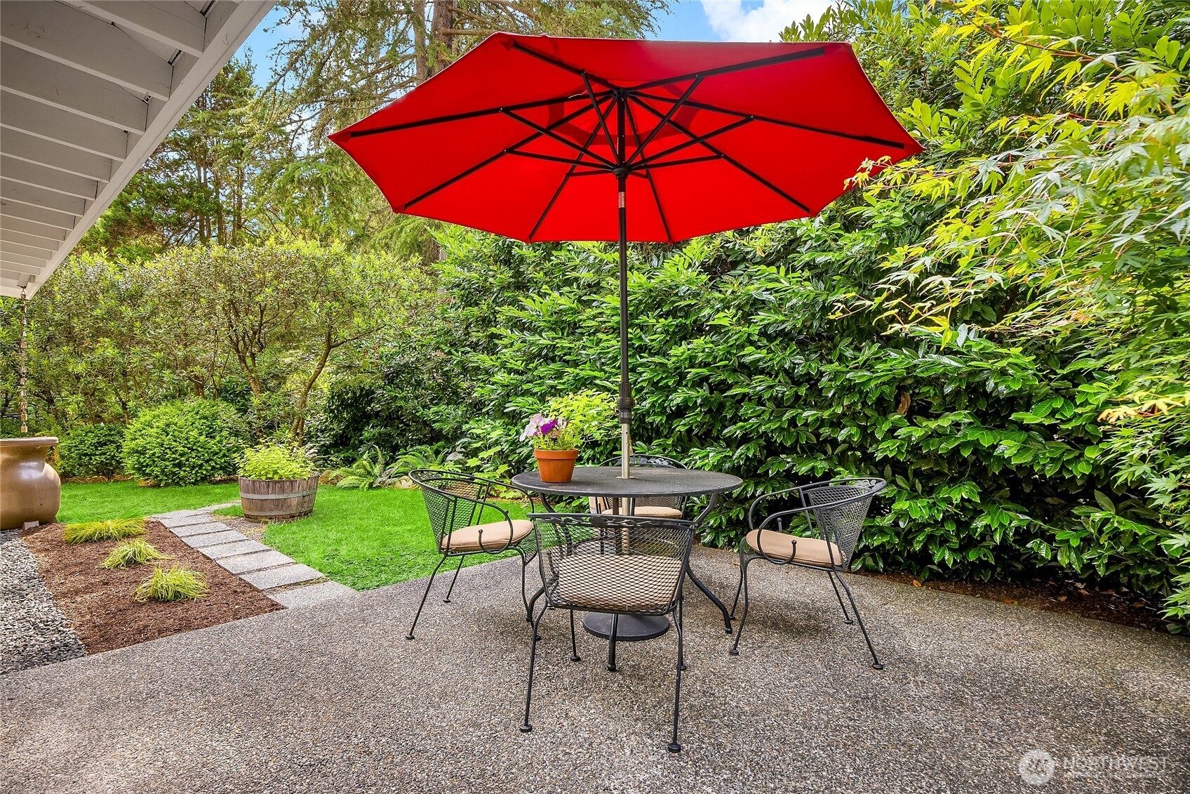 8975 Ferncliff Avenue NE