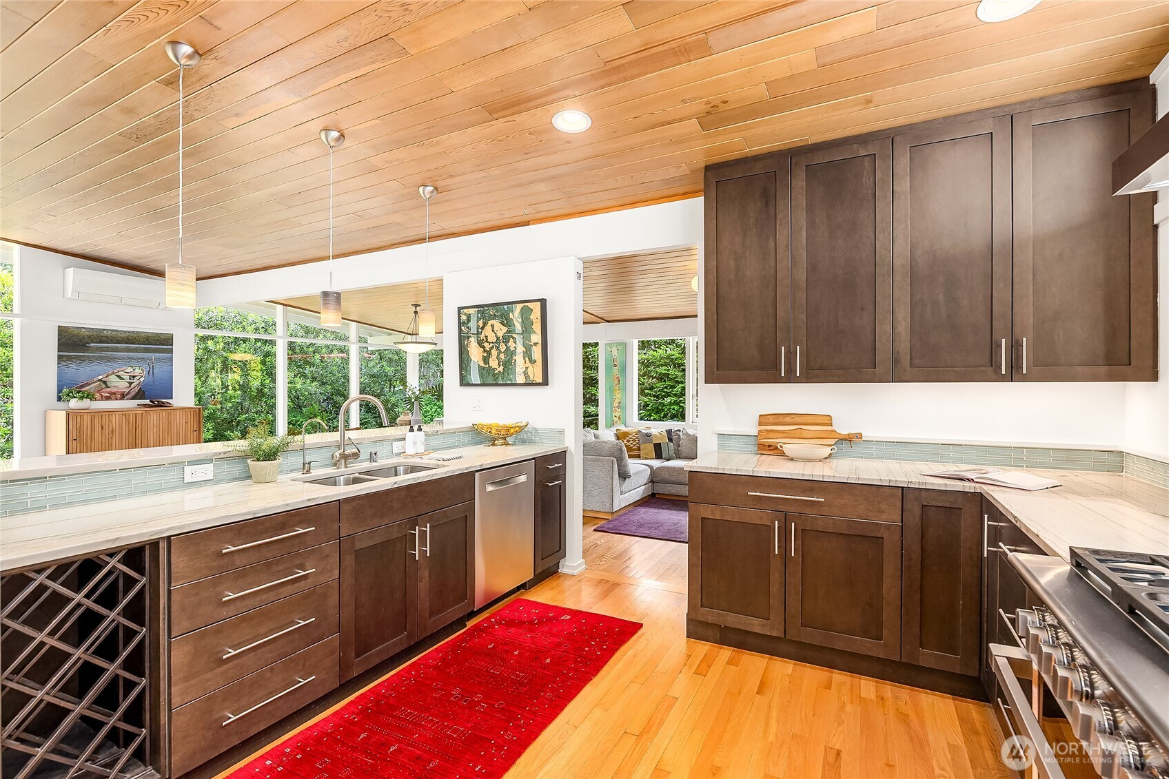 8975 Ferncliff Avenue NE