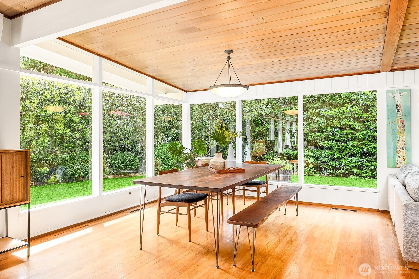 8975 Ferncliff Avenue NE