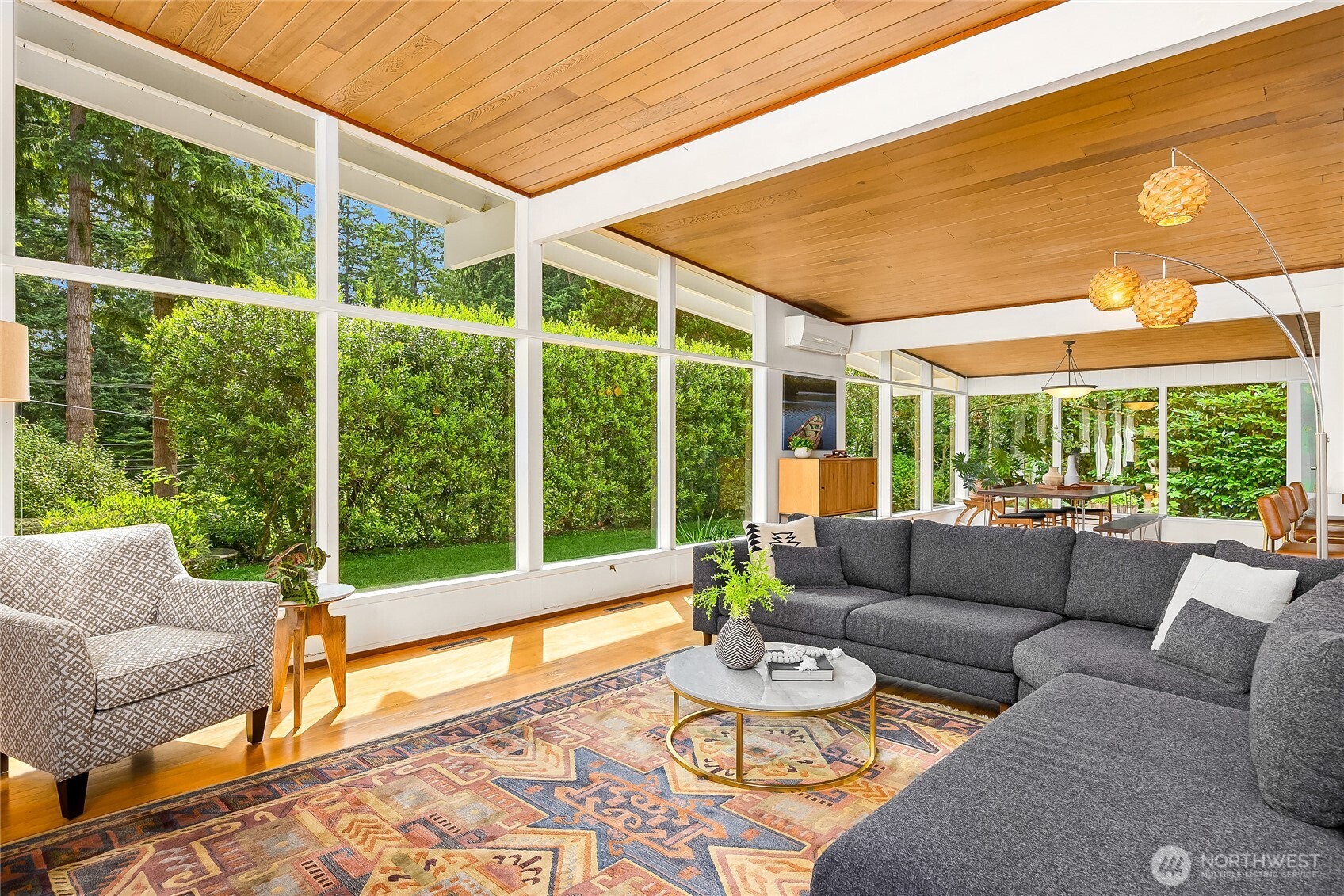 8975 Ferncliff Avenue NE