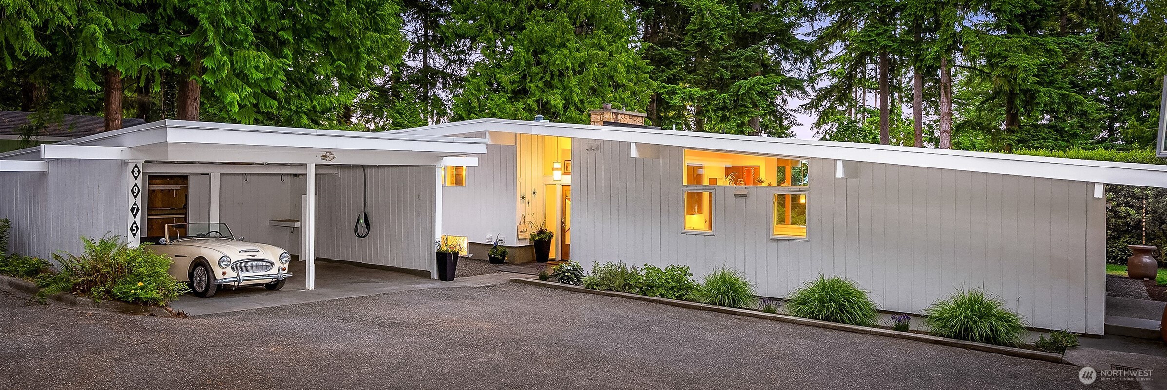 8975 Ferncliff Avenue NE