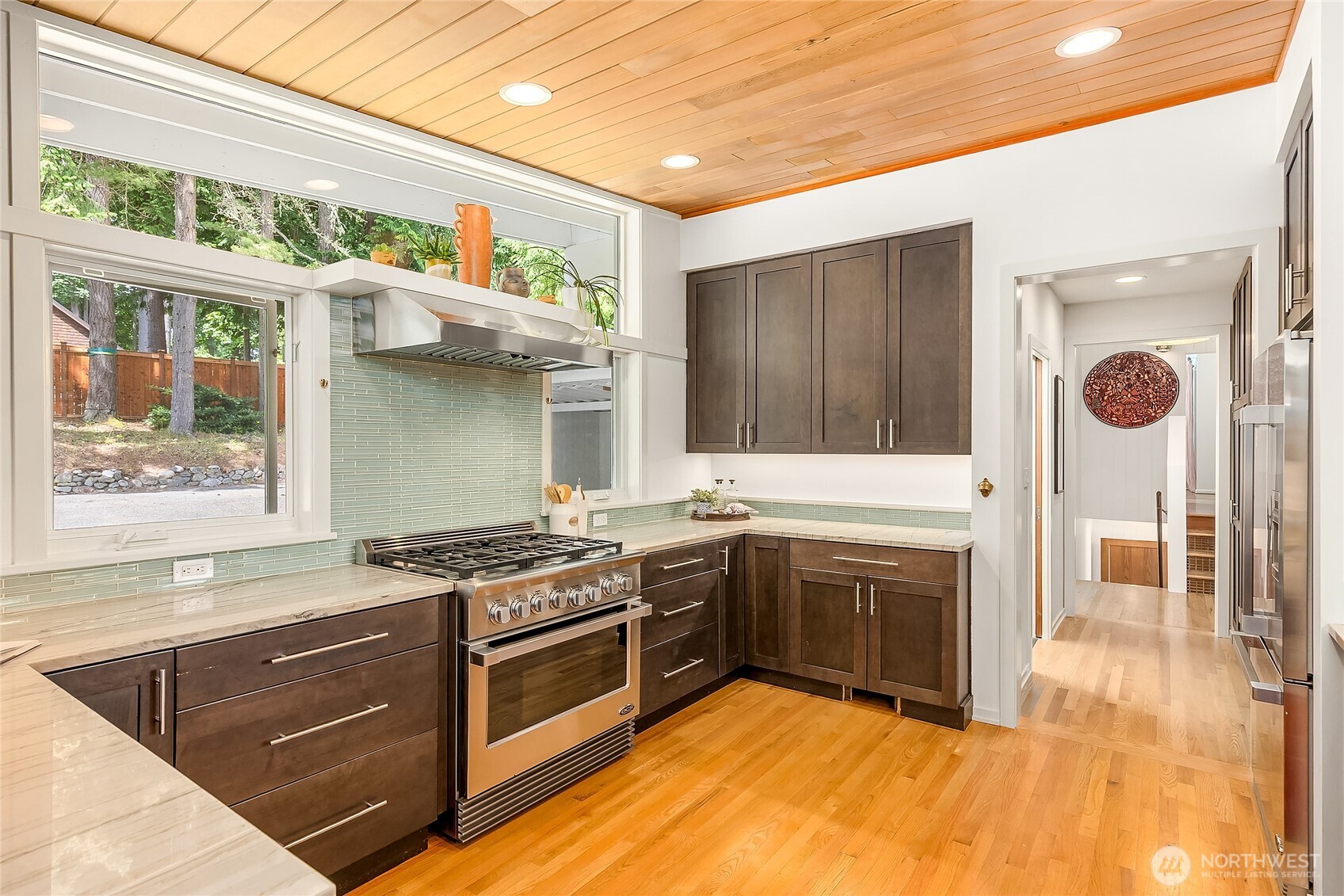 8975 Ferncliff Avenue NE