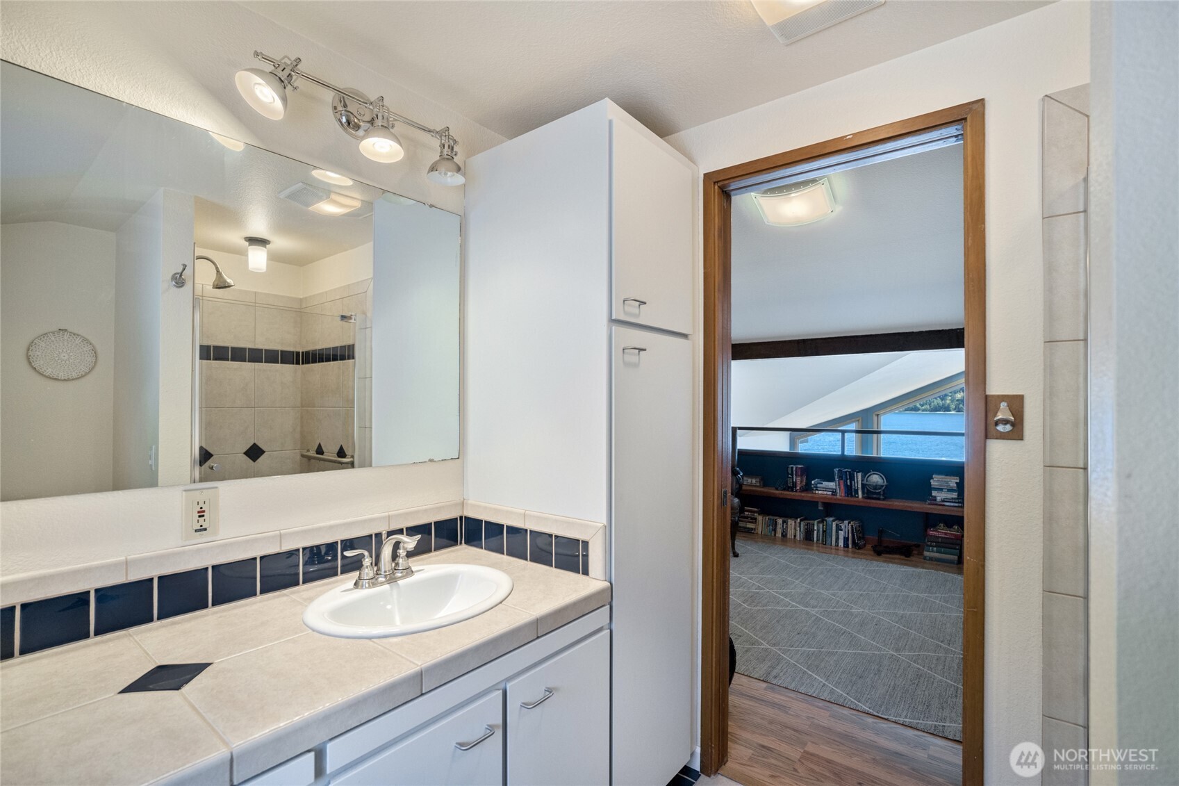 140 Admiralty Ln Unit: 370