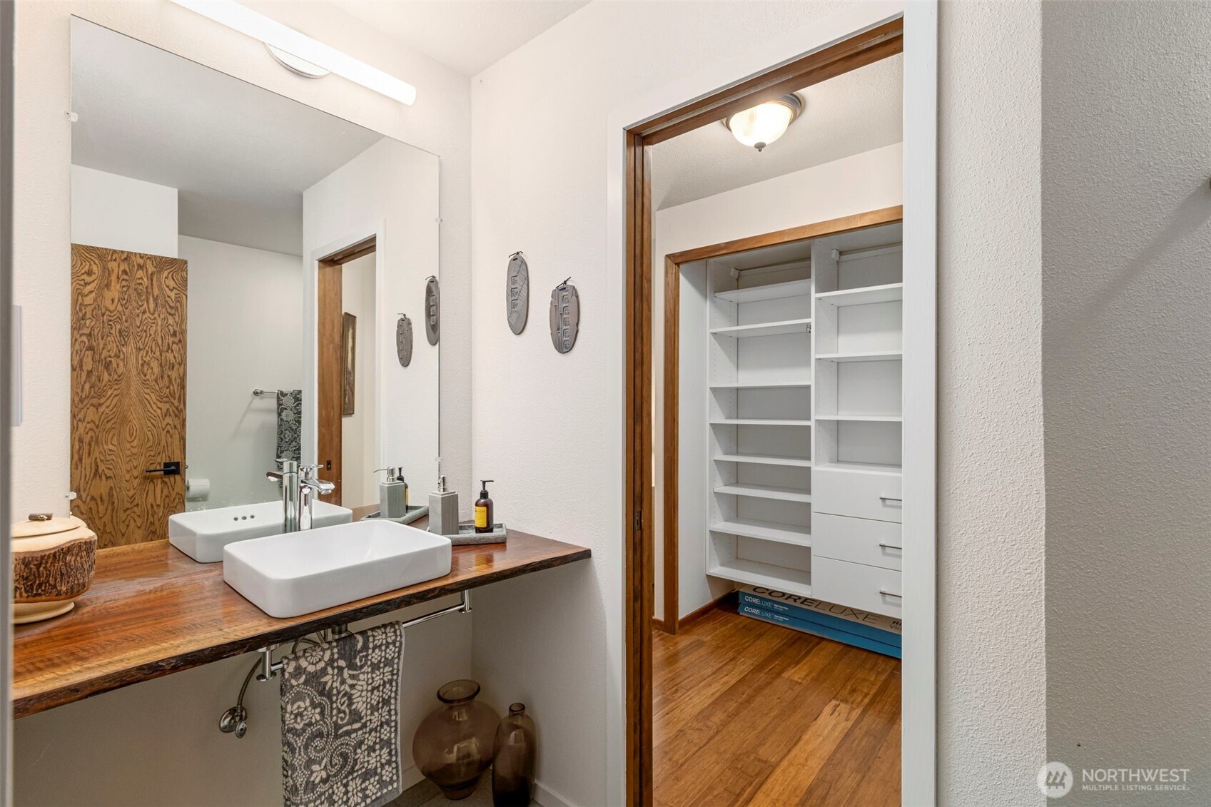 190 Bluffs Dr Unit: 1
