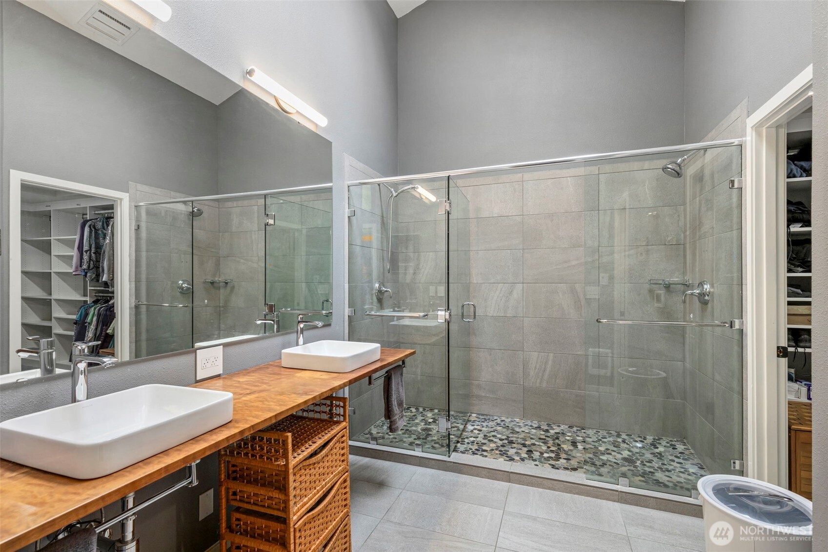 190 Bluffs Dr Unit: 1