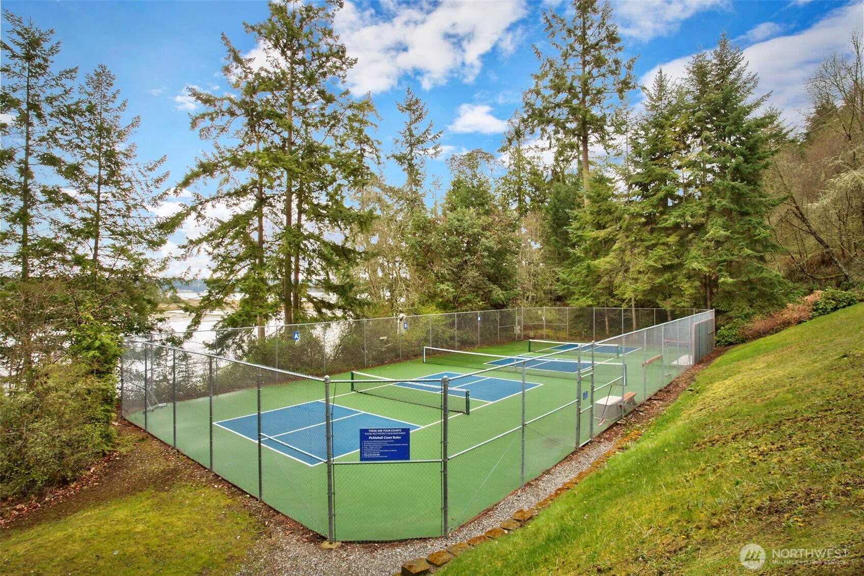 190 Bluffs Dr Unit: 1