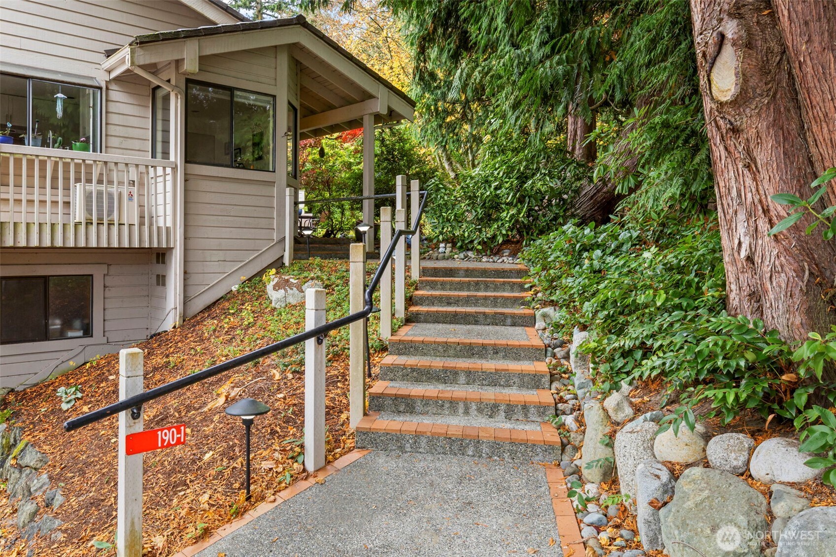 190 Bluffs Dr Unit: 1