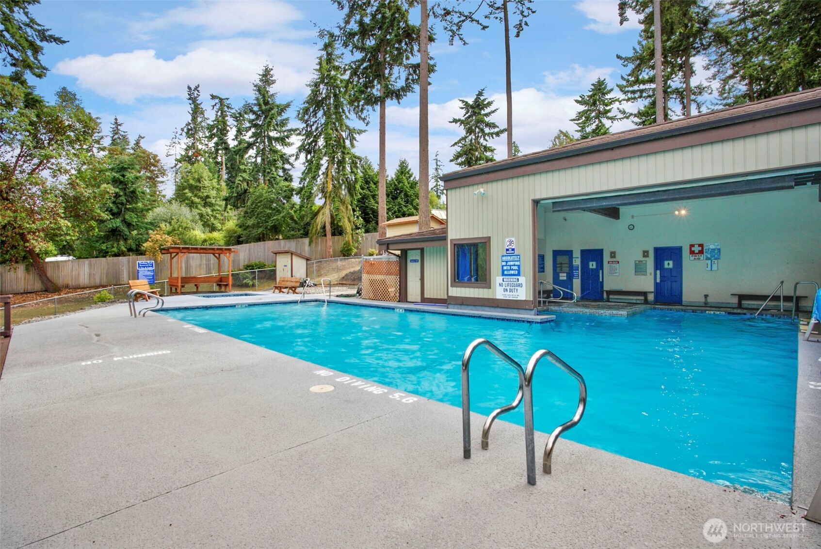 190 Bluffs Dr Unit: 1