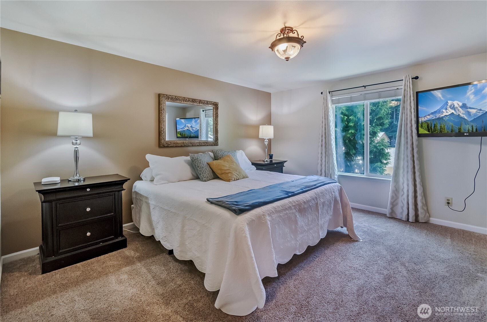 1441 NW Lakehill Circle