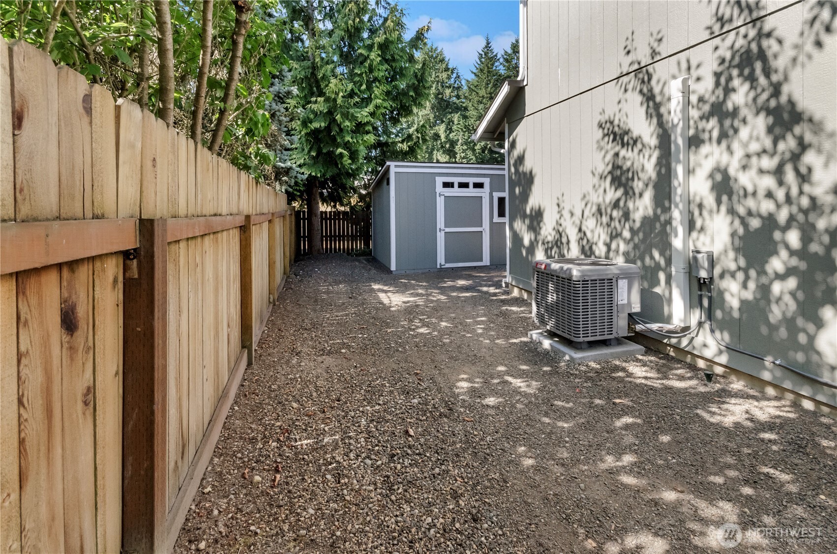 1441 NW Lakehill Circle