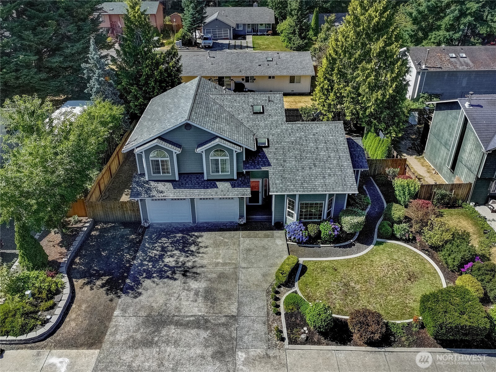1441 NW Lakehill Circle
