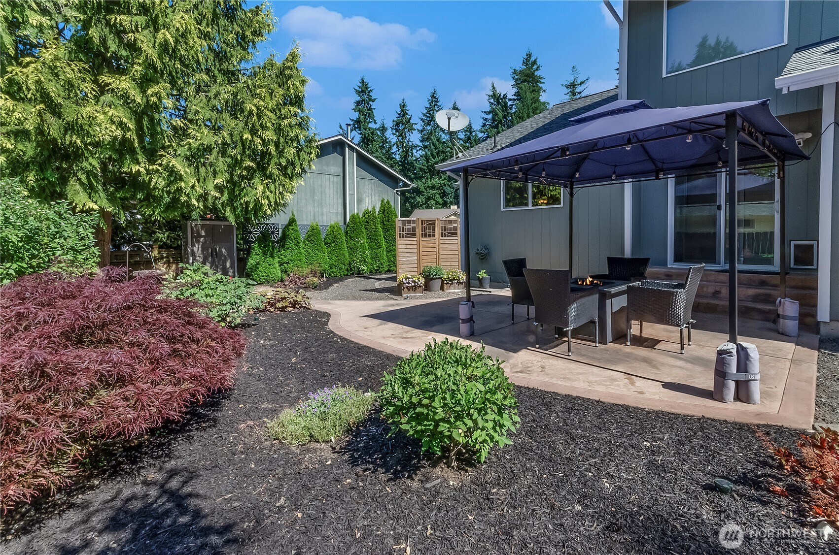 1441 NW Lakehill Circle