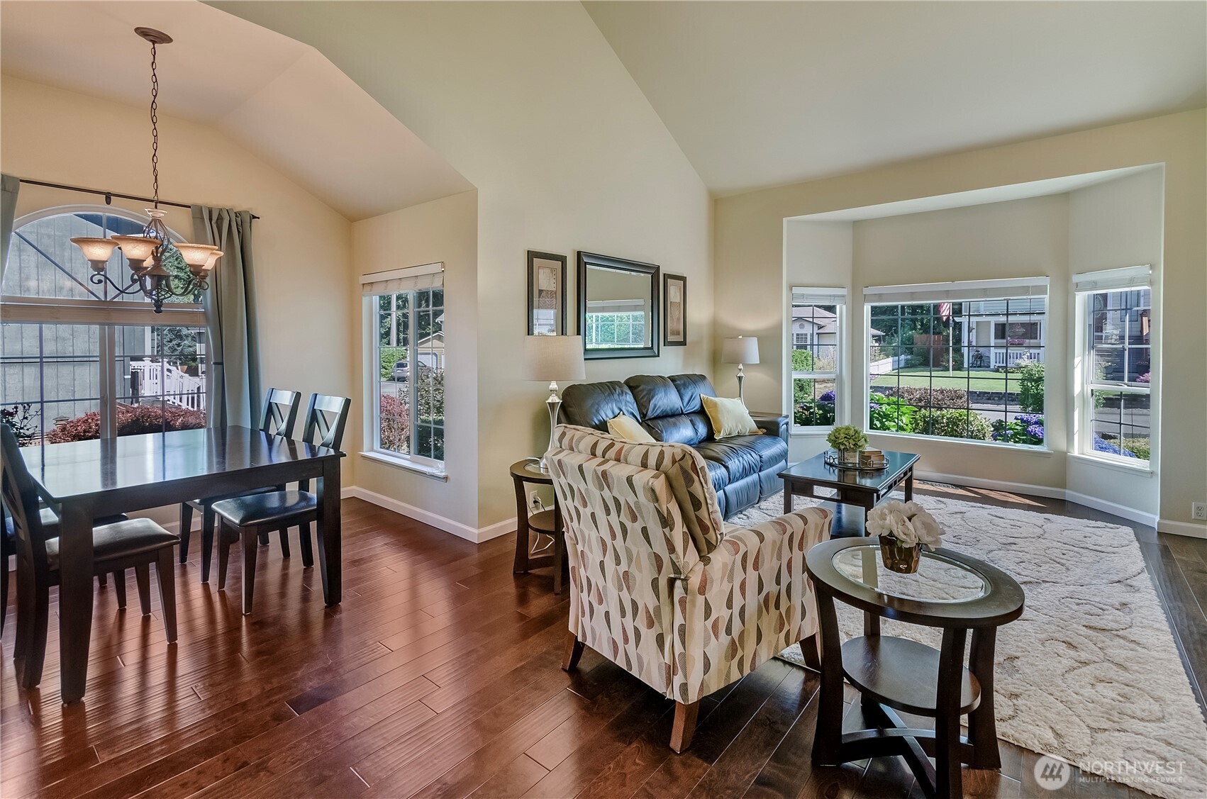 1441 NW Lakehill Circle