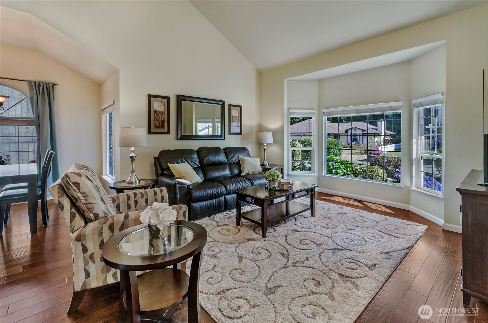 1441 NW Lakehill Circle