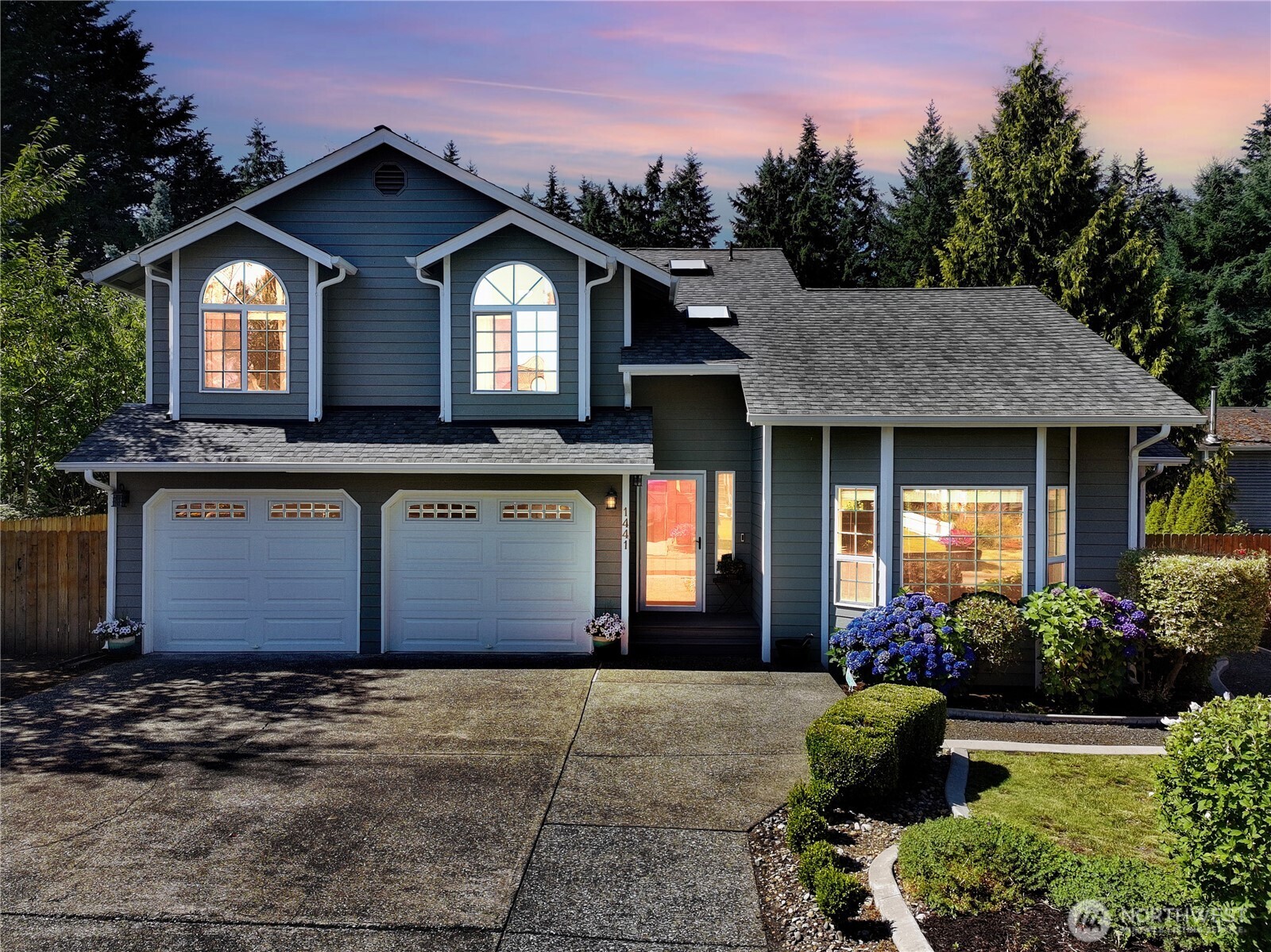 1441 NW Lakehill Circle
