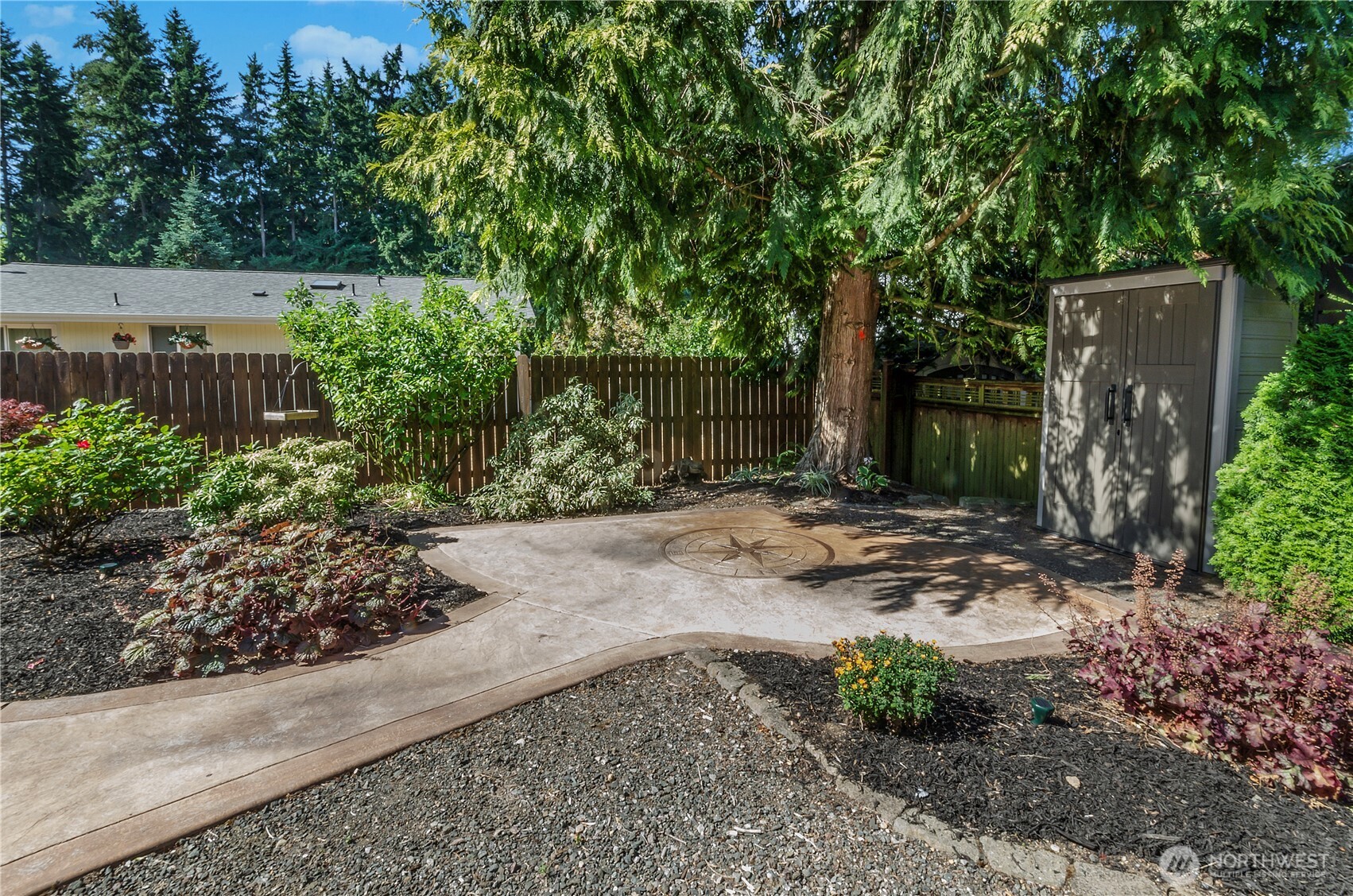 1441 NW Lakehill Circle