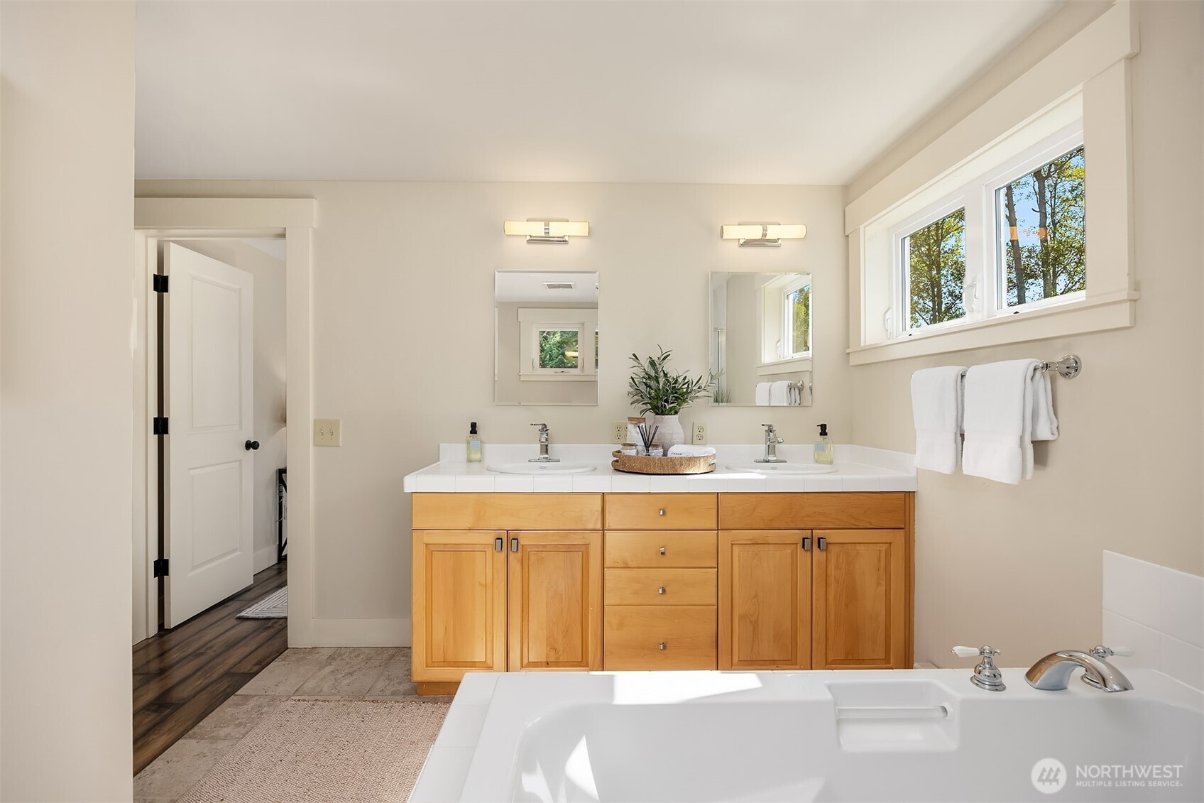 10809 NE West Kingston Road