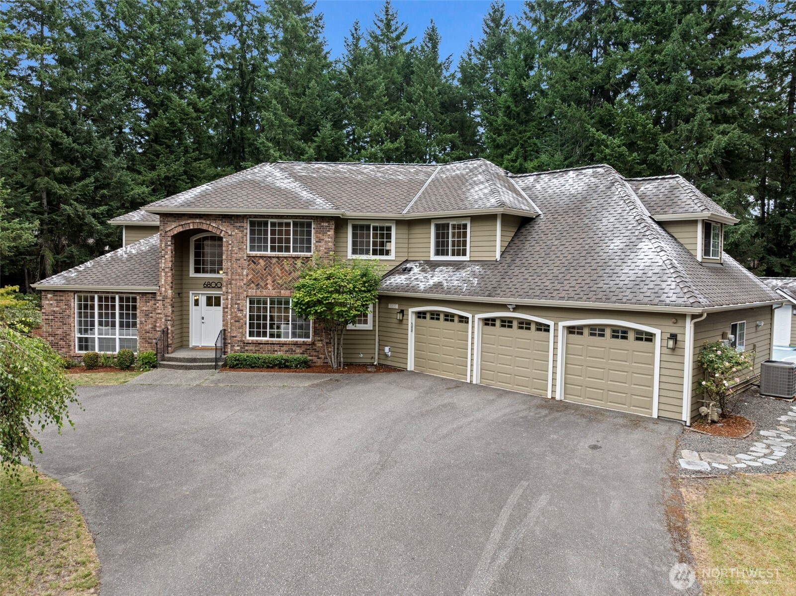 6800 Cathedral Place NW