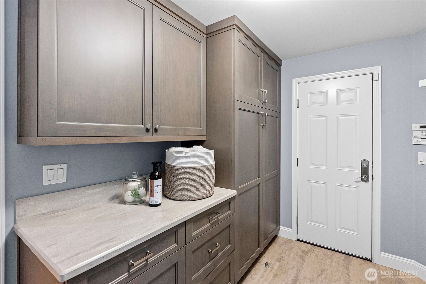 6800 Cathedral Place NW