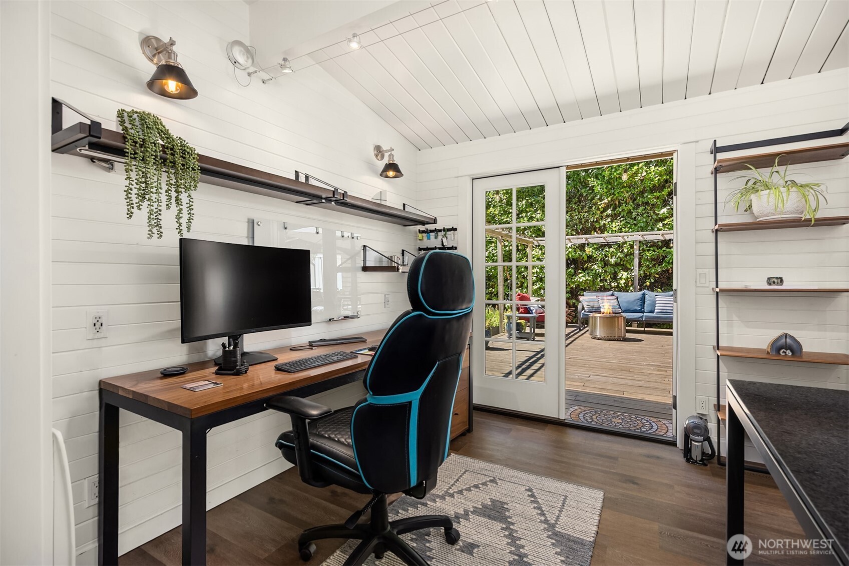 9488 Katherine Place NE