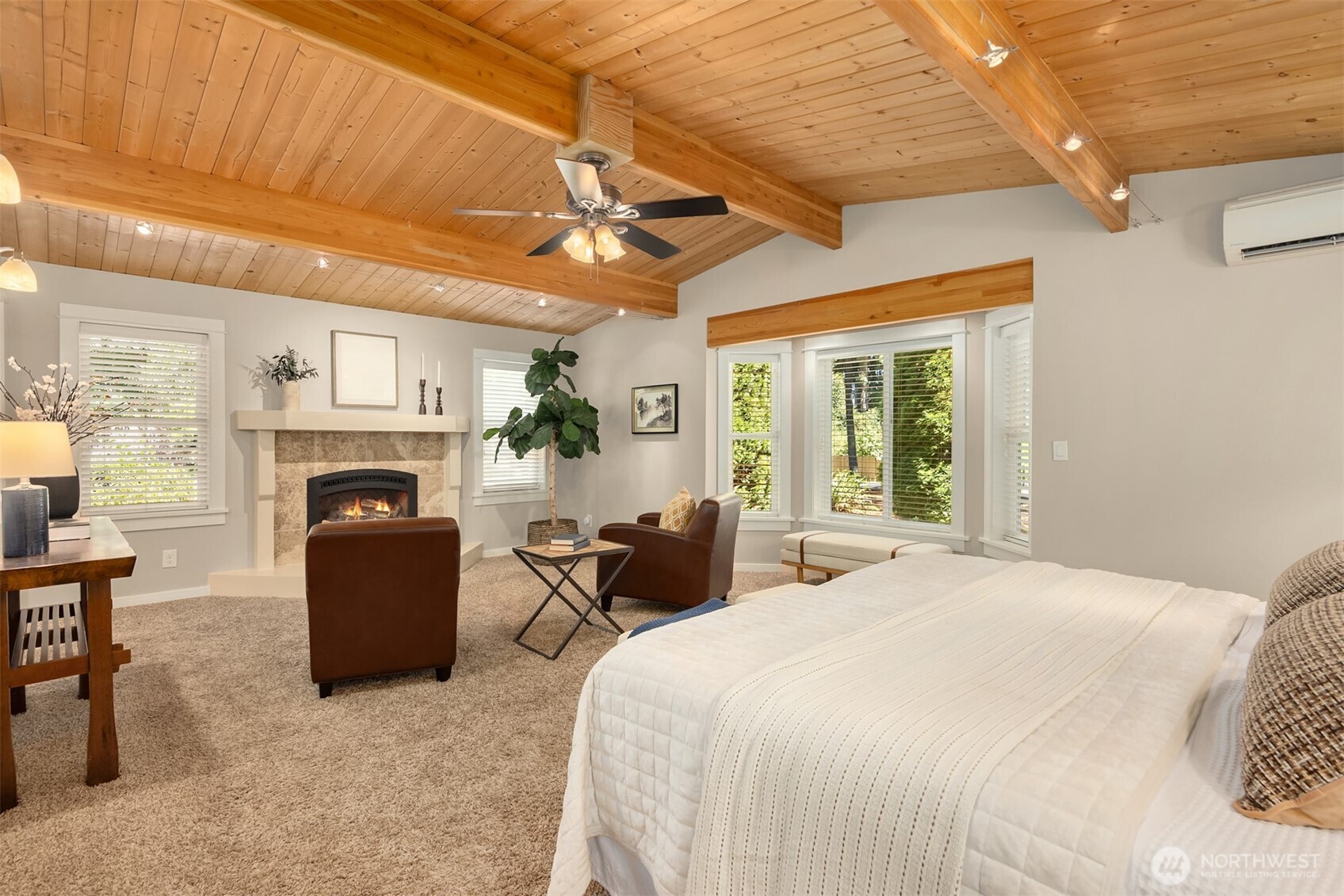 9488 Katherine Place NE