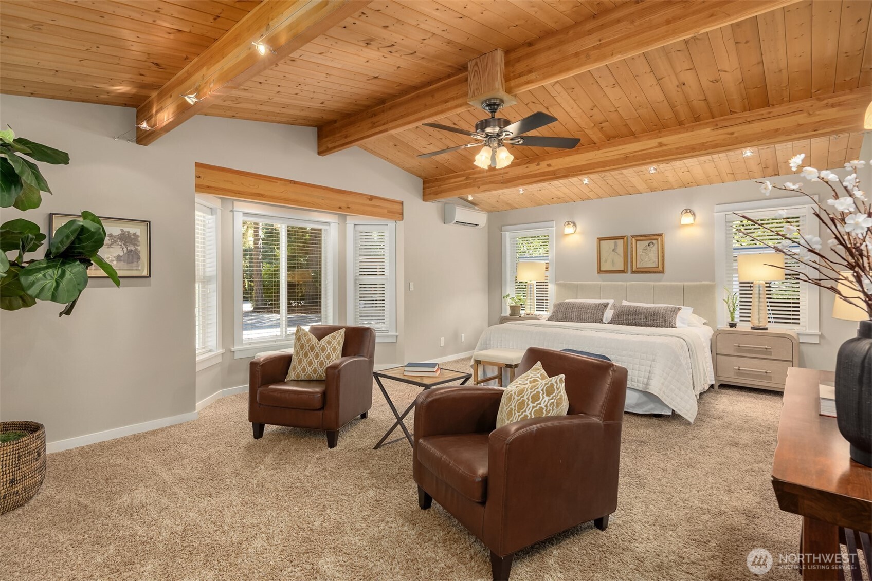 9488 Katherine Place NE