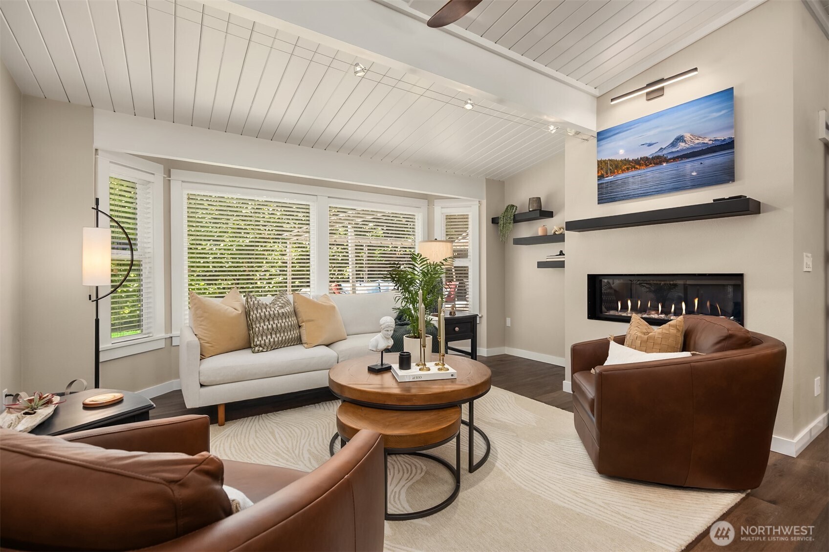 9488 Katherine Place NE