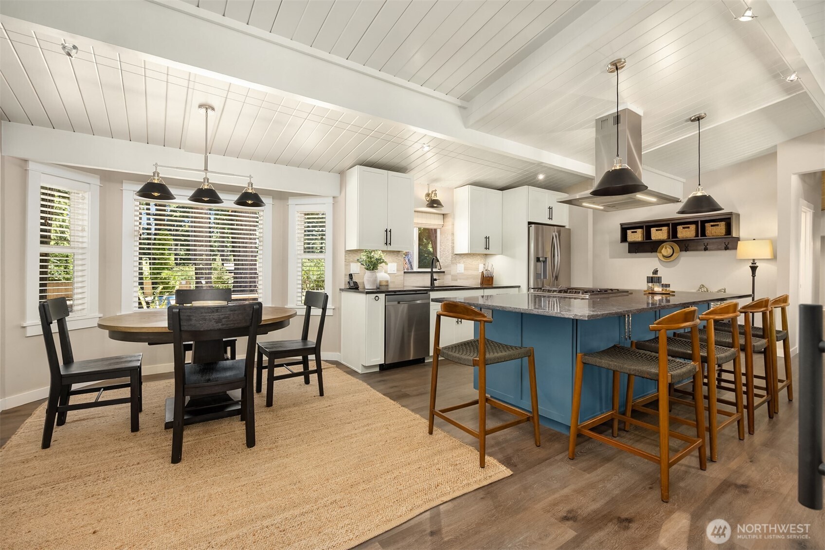 9488 Katherine Place NE