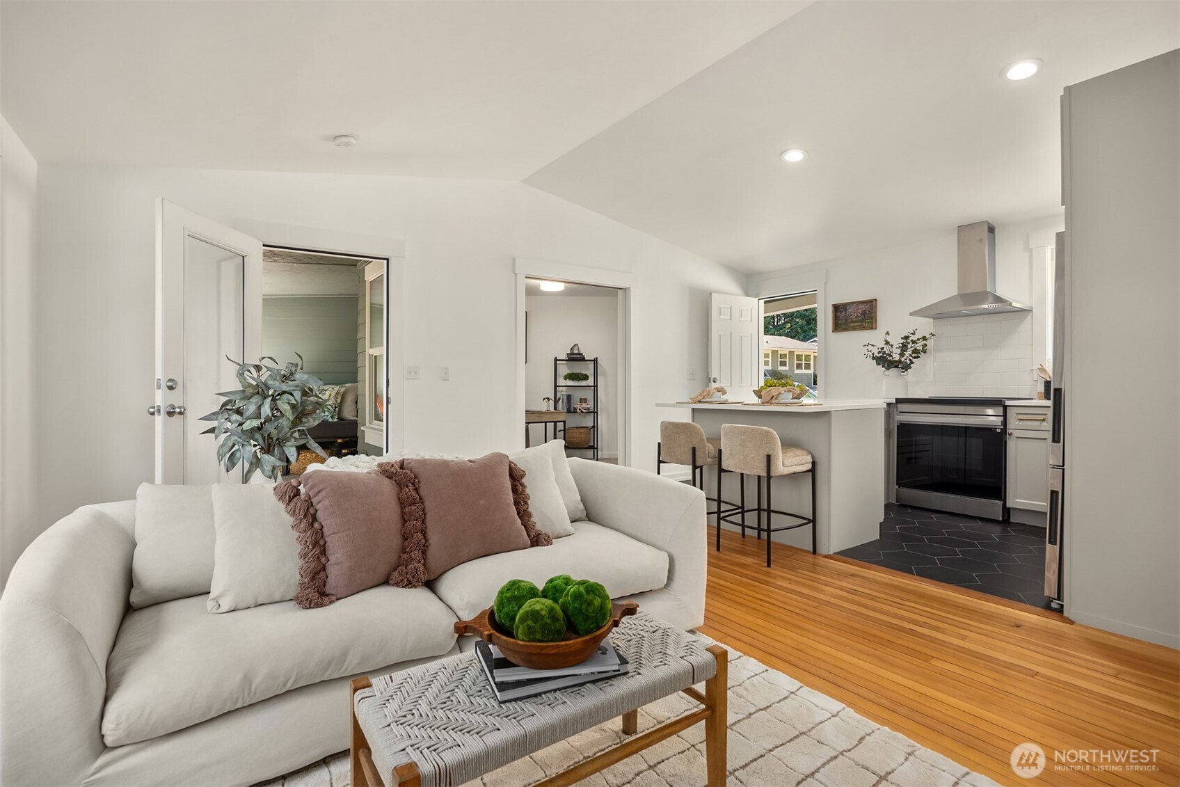 1574 NE Park View Drive Unit: 1