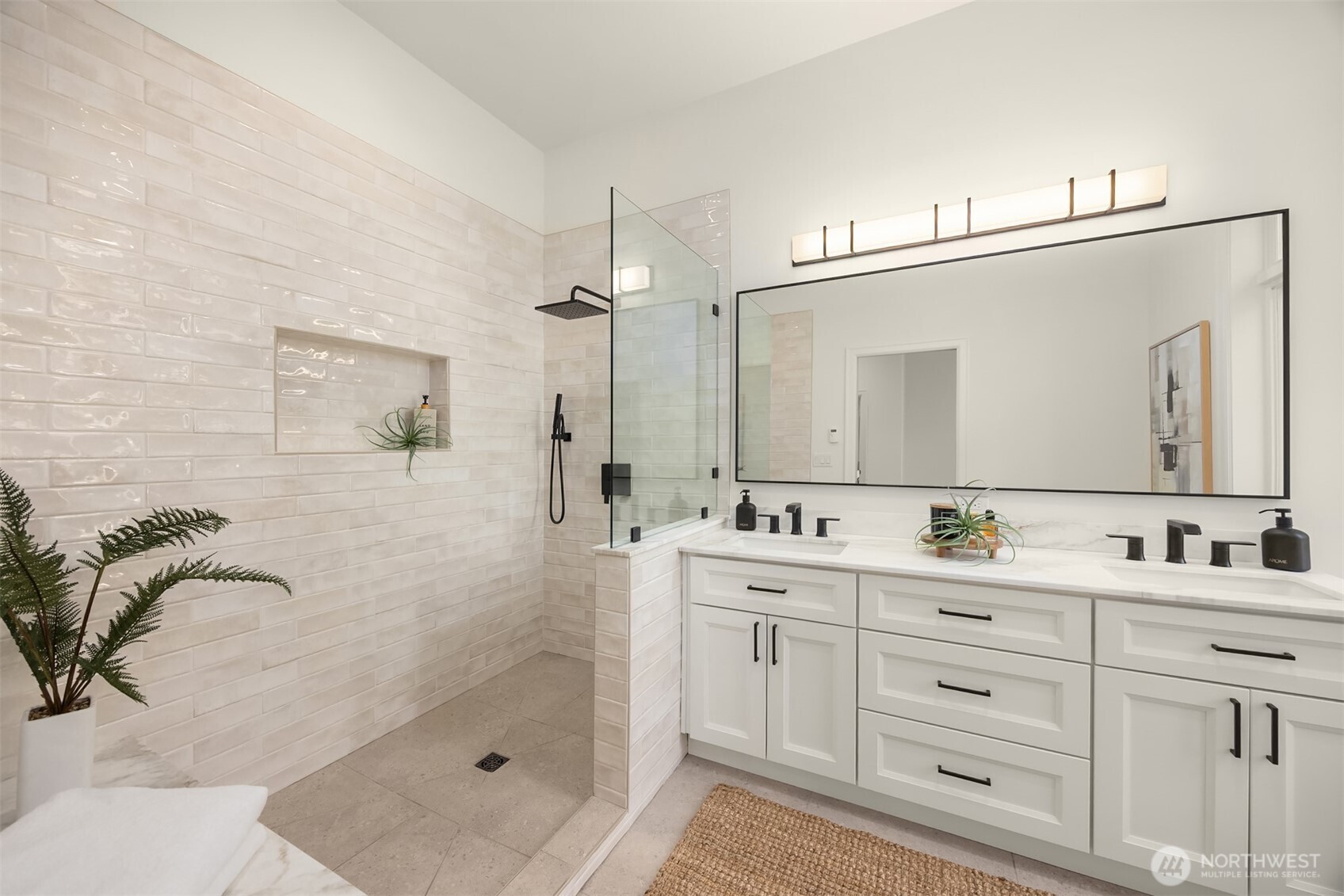 11710 Arrow Point Drive NE