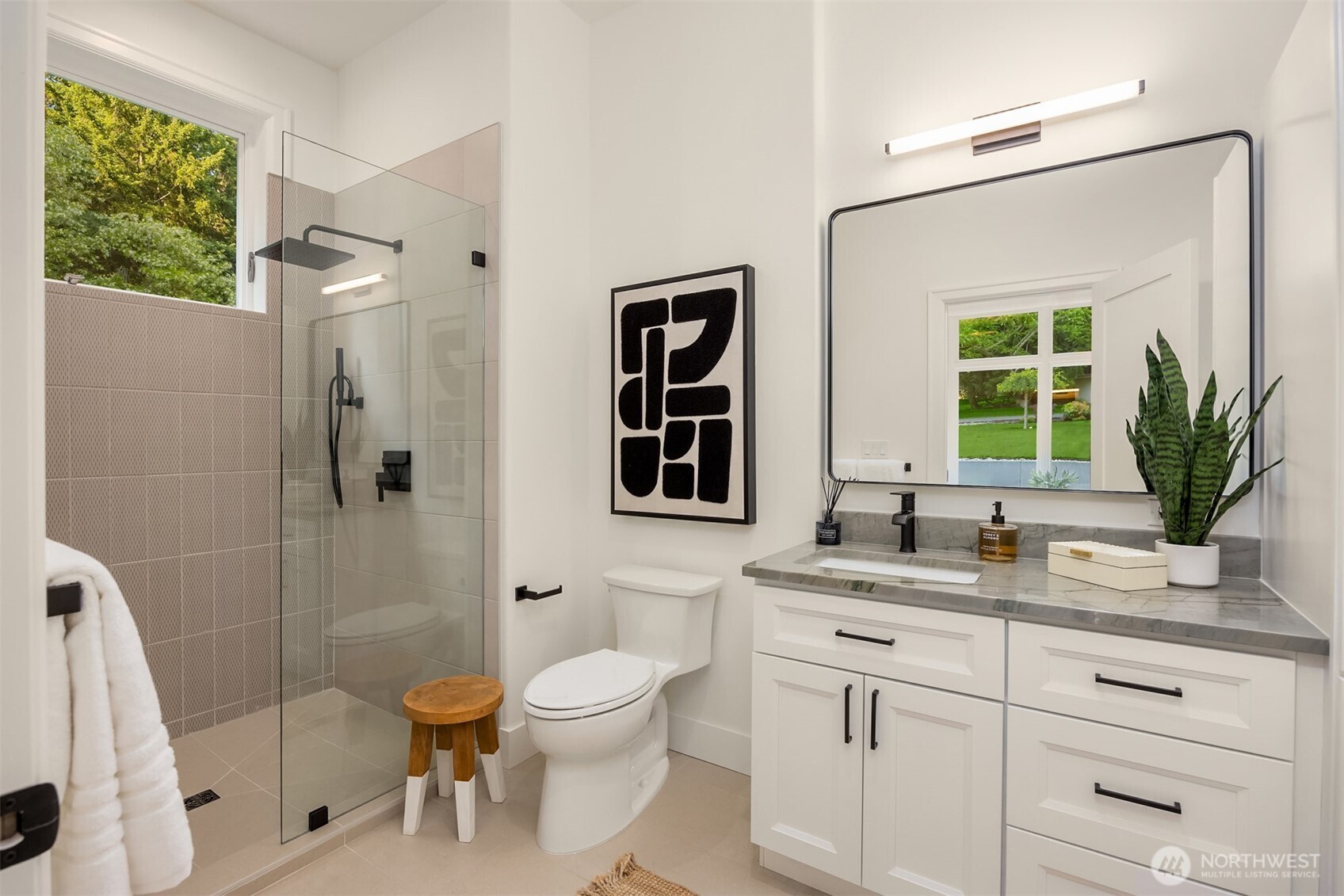 11710 Arrow Point Drive NE