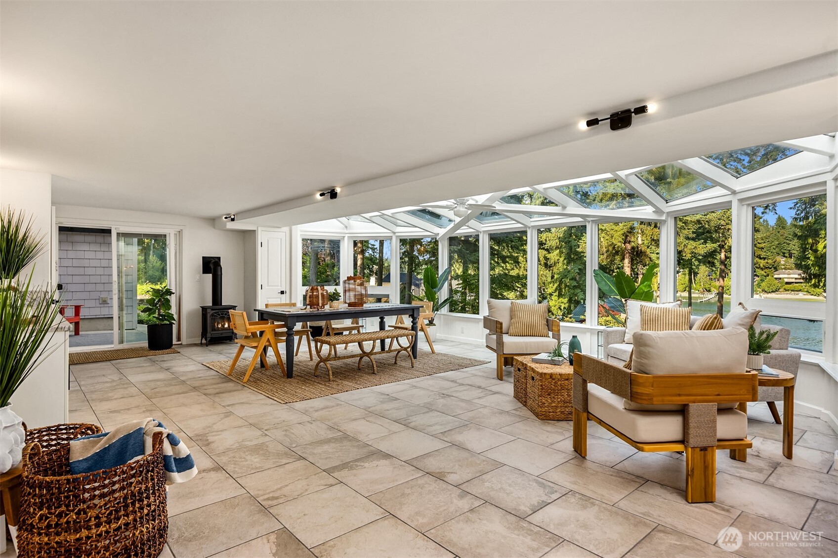 11710 Arrow Point Drive NE