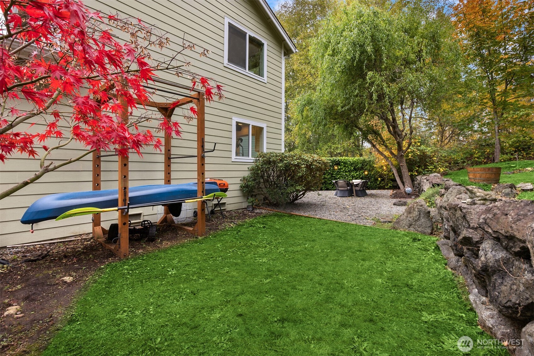 816 Strawberry Lane NW