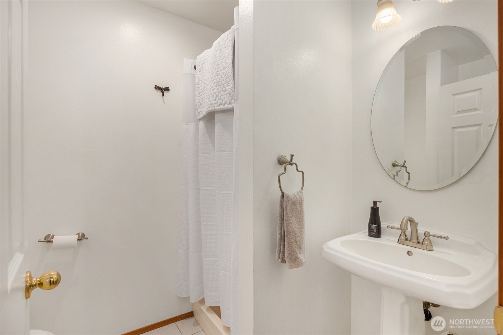 816 Strawberry Lane NW