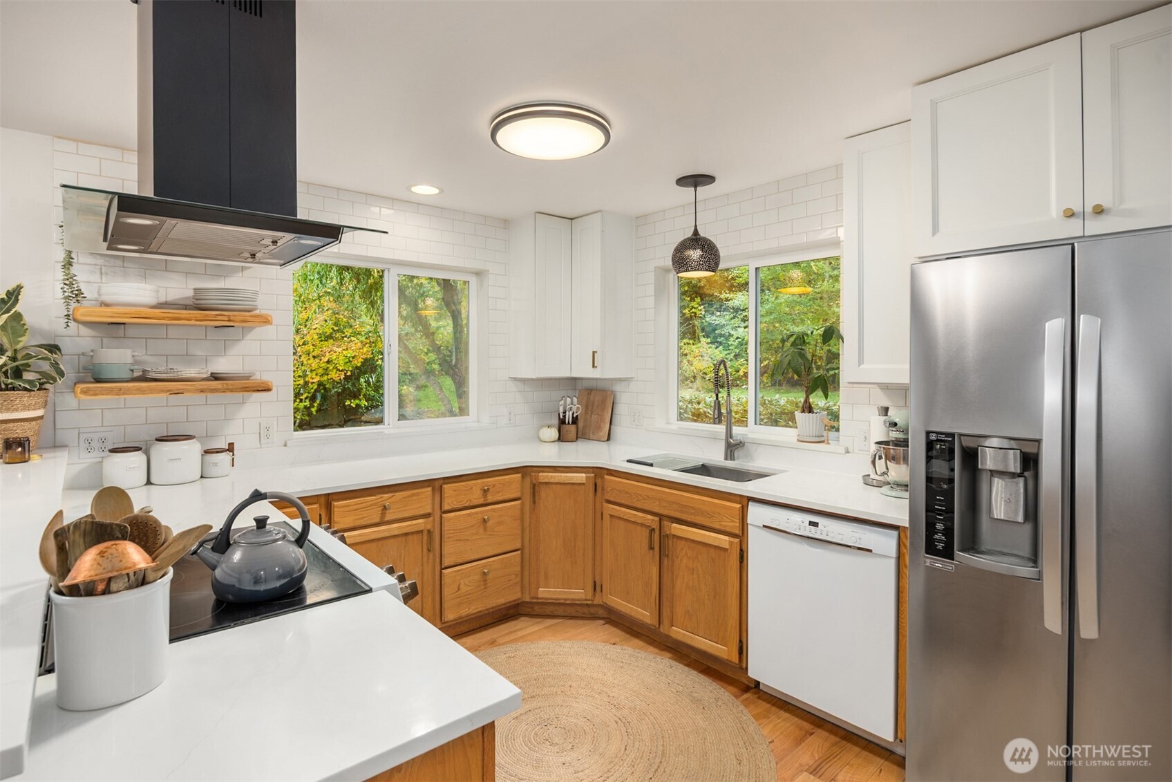 816 Strawberry Lane NW