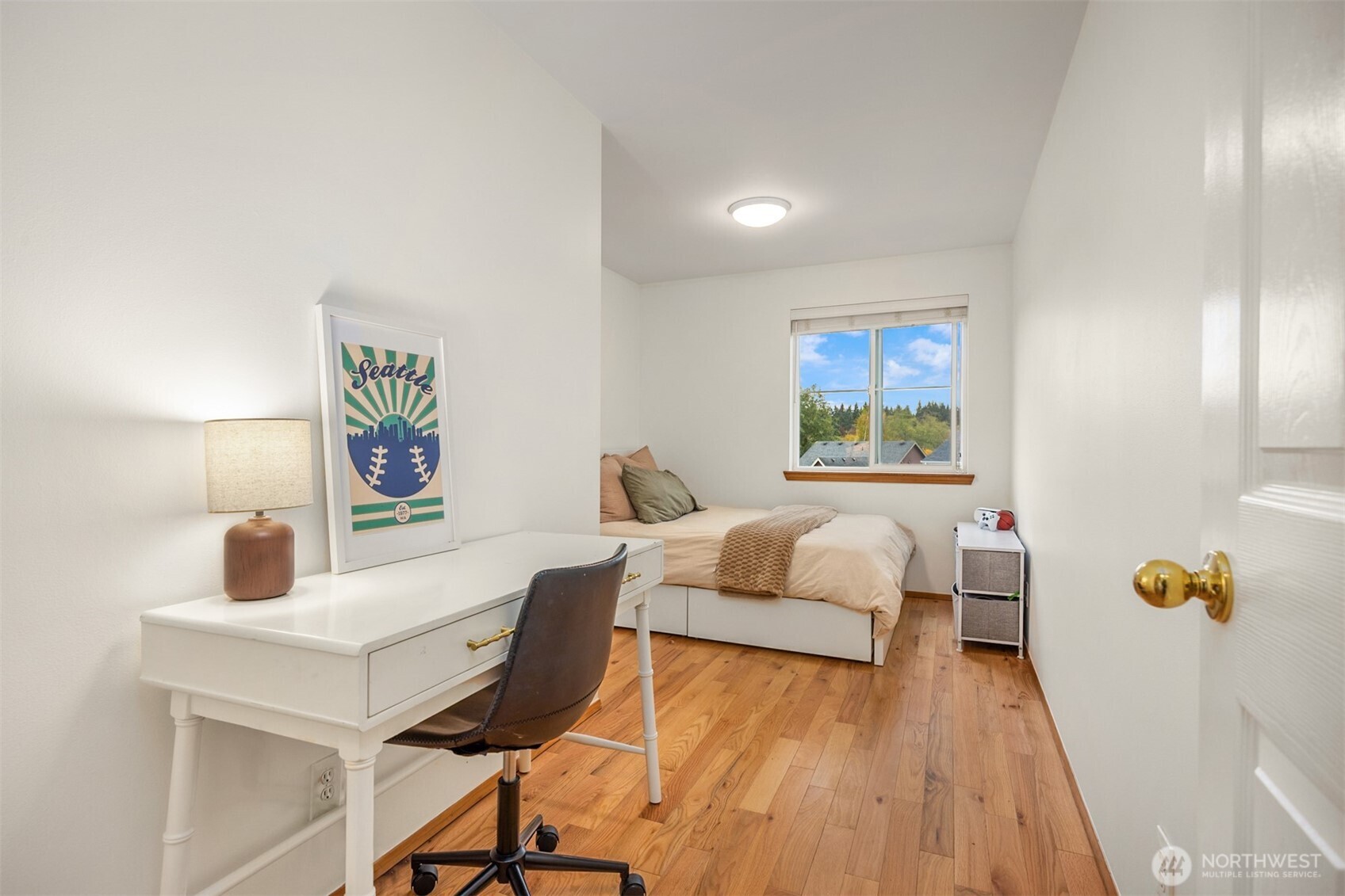 816 Strawberry Lane NW