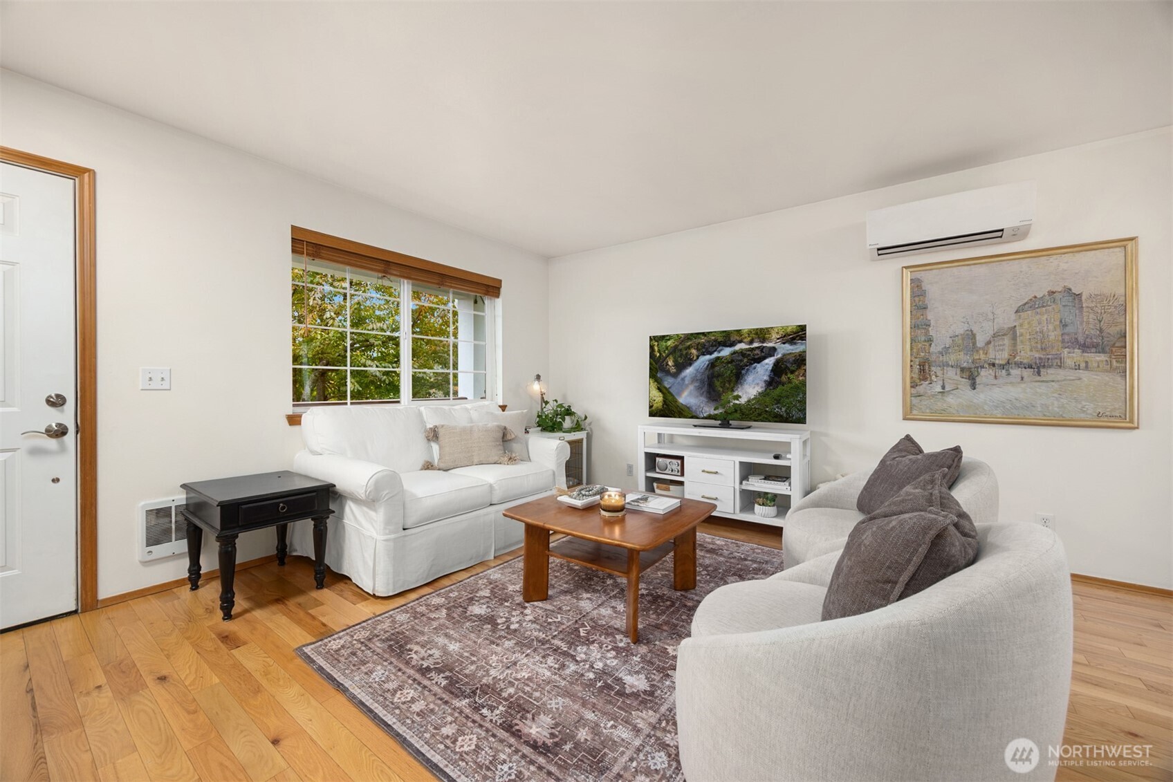 816 Strawberry Lane NW